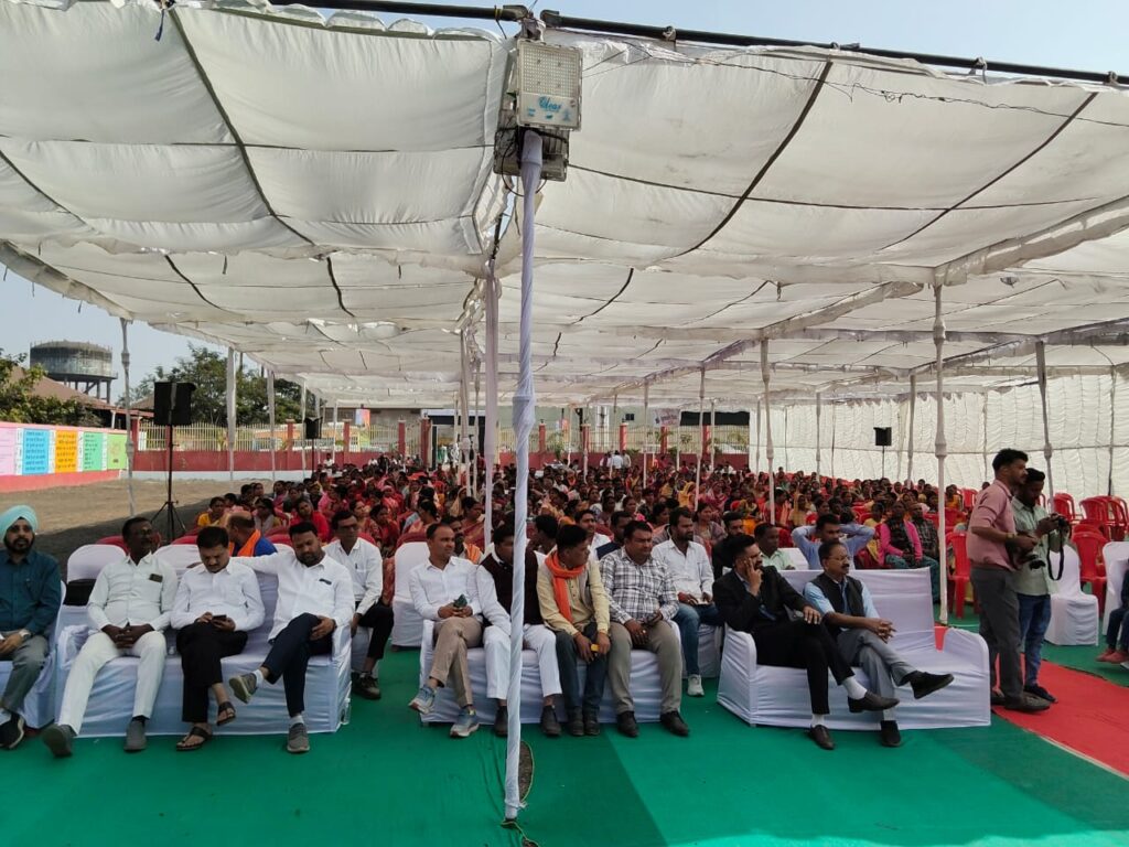 छत्तीसगढ़ में 115 स्थानों पर अटल को नमन बिरगांव में अटल बिहारी वाजपेयी जी की प्रतिमा का भव्य अनावरण, पक्ष–विपक्ष एक मंच पर—“अटल सबके हैं”