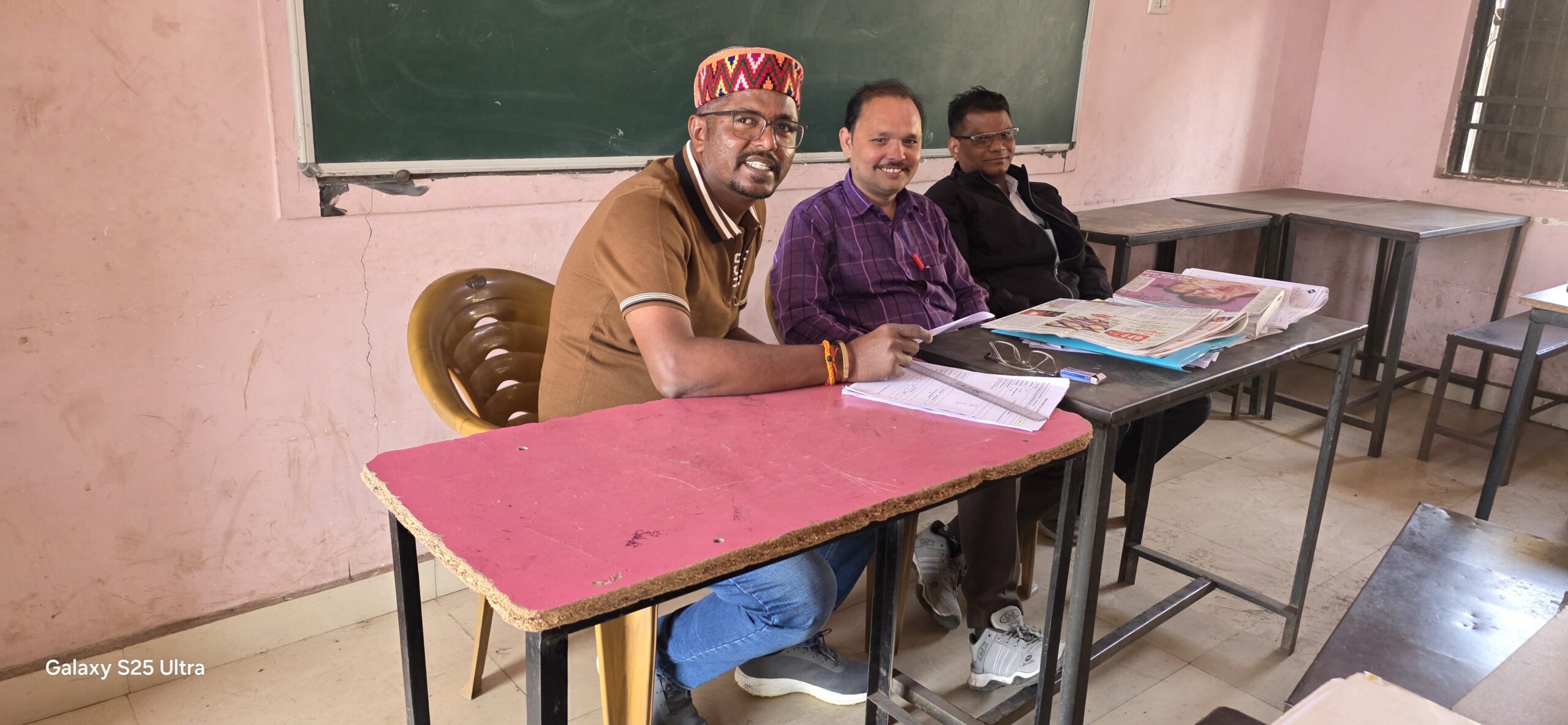छत्तीसगढ़ में मतदाता सूची पुनः निरीक्षण अभियान तेज नगर पालिका निगम बिरगांव (नगर उरकुरा) में BLO टीम का गहन पुनरीक्षण