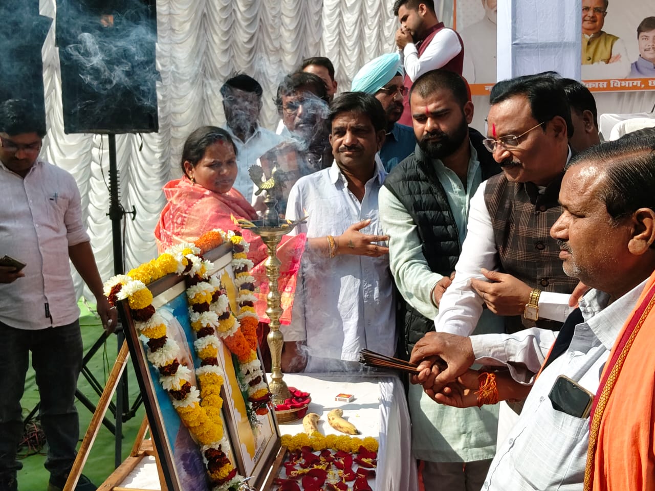 छत्तीसगढ़ में 115 स्थानों पर अटल को नमन बिरगांव में अटल बिहारी वाजपेयी जी की प्रतिमा का भव्य अनावरण, पक्ष–विपक्ष एक मंच पर—“अटल सबके हैं”