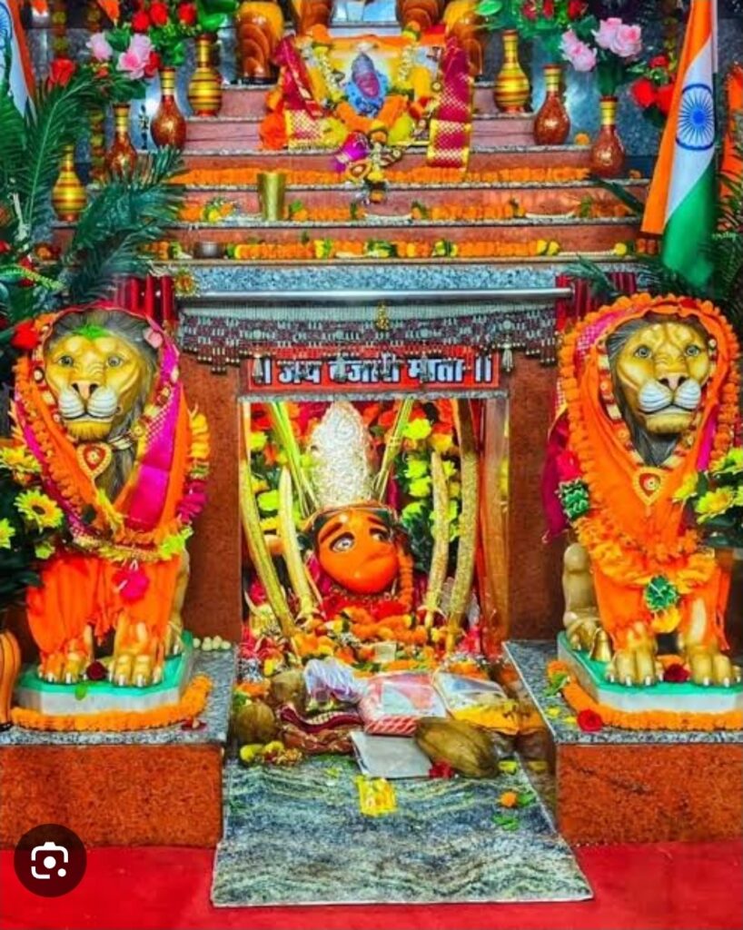 नव वर्ष 2026: बिरगांव के रावाभाठ बंजारी मंदिर में सुबह से श्रद्धालुओं की भीड़, माता के दर्शन से हुआ नए साल का आगाज