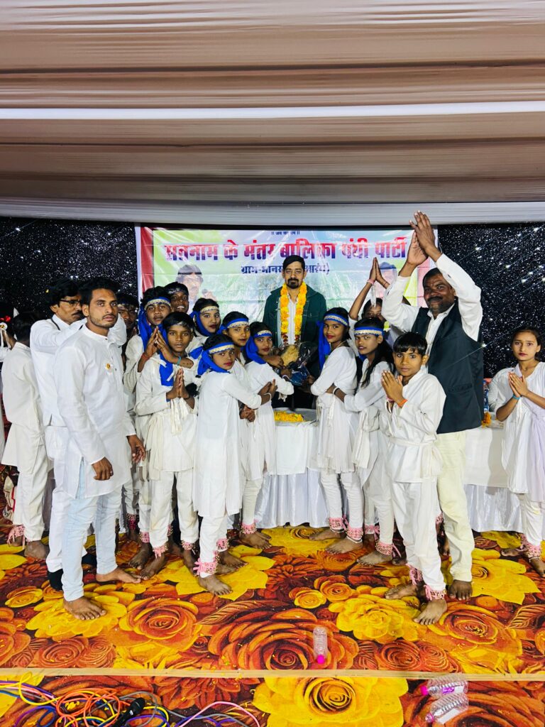गुरु घासीदास बाबा जी की जयंती पर ग्राम-ग्राम में उमड़ा श्रद्धा और भक्ति का सैलाबआरंग क्षेत्र में सामाजिक समरसता और सतनाम संदेश के साथ हुआ आयोजन