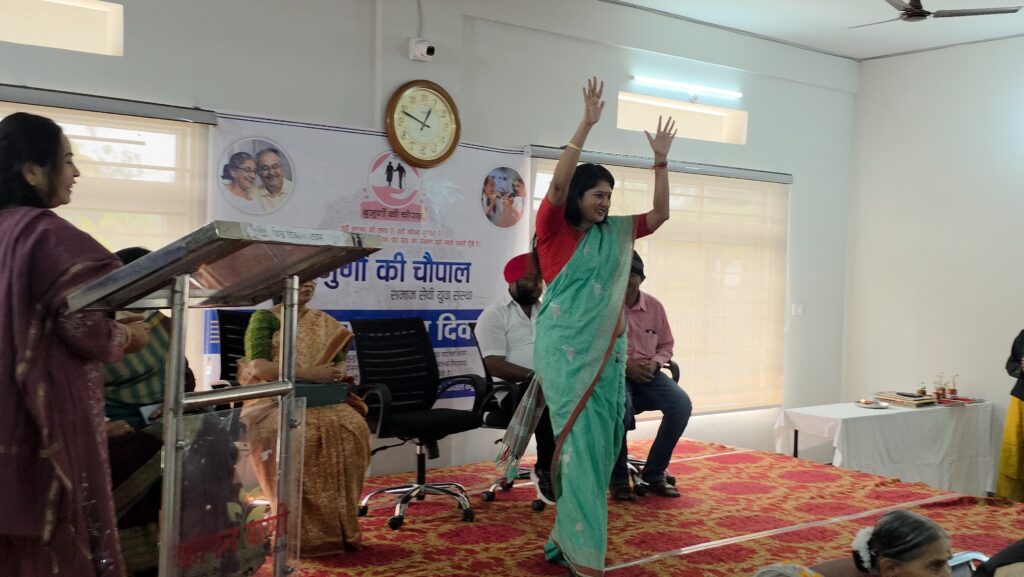 बुजुर्गों के आशीर्वाद और बच्चों की मुस्कान से सजा संस्कारों का उत्सवकोपलवाणी सेमरिया में बुजुर्गों की चौपाल का 10वां स्थापना दिवस गरिमामय रूप से संपन्न