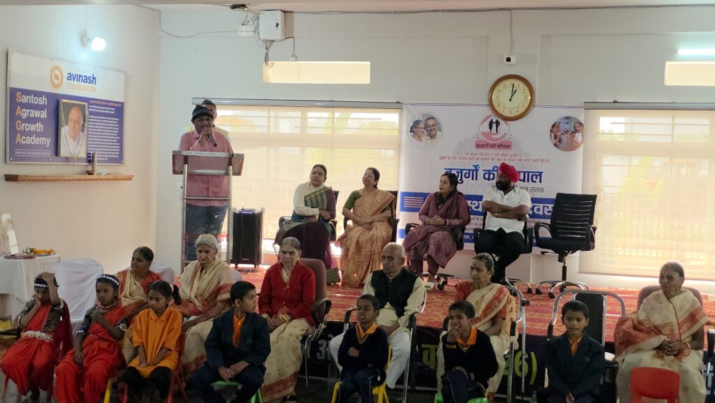 बुजुर्गों के आशीर्वाद और बच्चों की मुस्कान से सजा संस्कारों का उत्सवकोपलवाणी सेमरिया में बुजुर्गों की चौपाल का 10वां स्थापना दिवस गरिमामय रूप से संपन्न