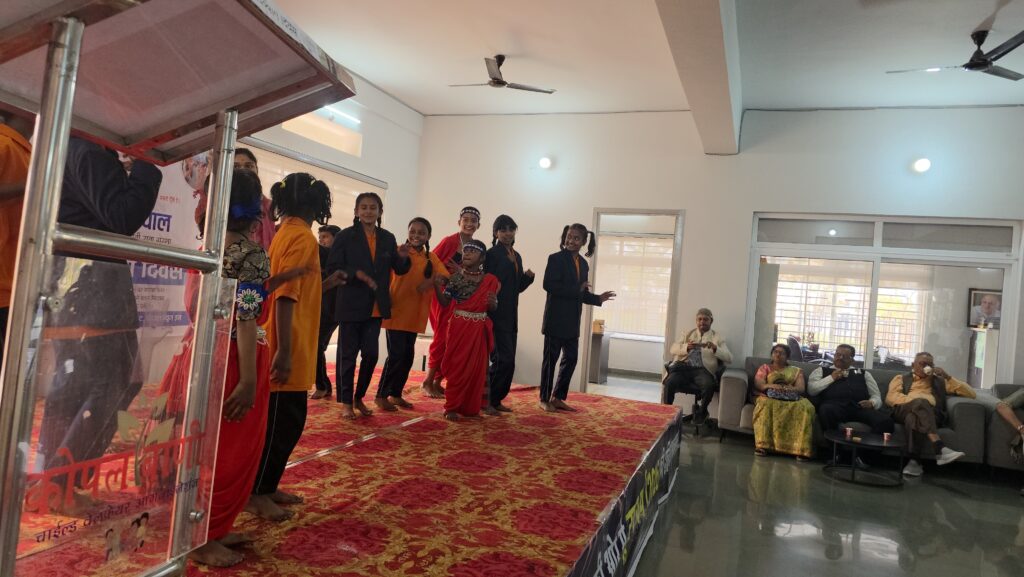 बुजुर्गों के आशीर्वाद और बच्चों की मुस्कान से सजा संस्कारों का उत्सवकोपलवाणी सेमरिया में बुजुर्गों की चौपाल का 10वां स्थापना दिवस गरिमामय रूप से संपन्न