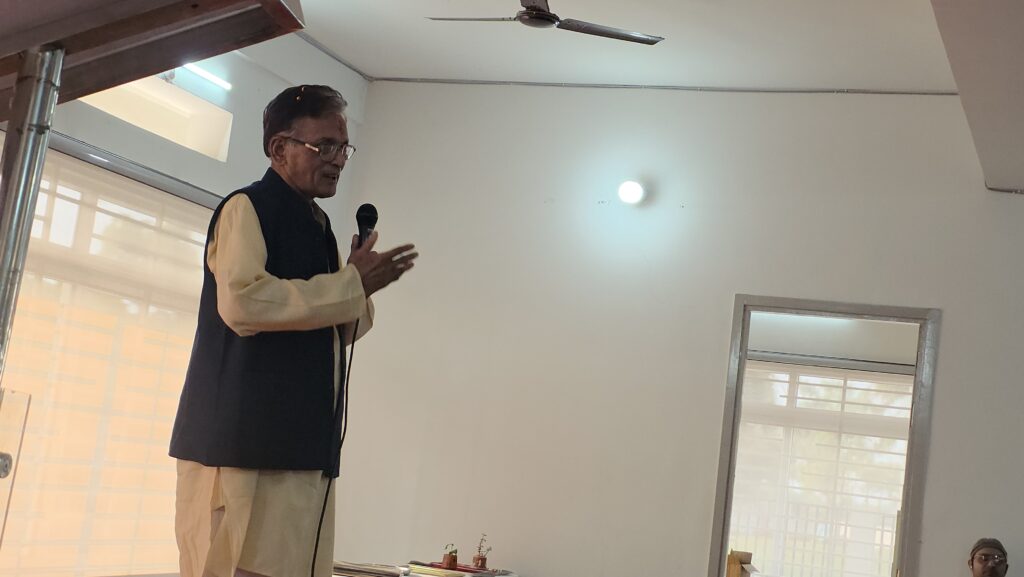 बुजुर्गों के आशीर्वाद और बच्चों की मुस्कान से सजा संस्कारों का उत्सवकोपलवाणी सेमरिया में बुजुर्गों की चौपाल का 10वां स्थापना दिवस गरिमामय रूप से संपन्न