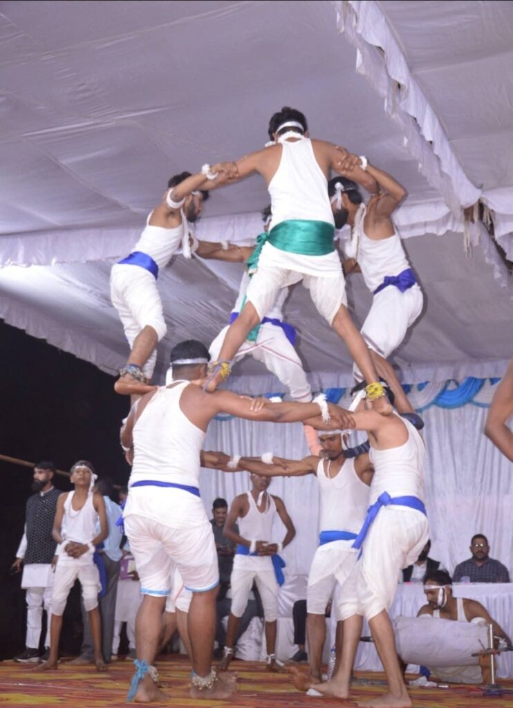 मंदिर हसौद नवागांव में श्रद्धा व उल्लास के साथ मनाई गई परम पूज्य बाबा गुरु घासीदास जी की जयंती पूर्व मंत्री व सांसद बृजमोहन अग्रवाल जी ने किया नमन, समाज के प्रबुद्धजनों से की आत्मीय भेंट