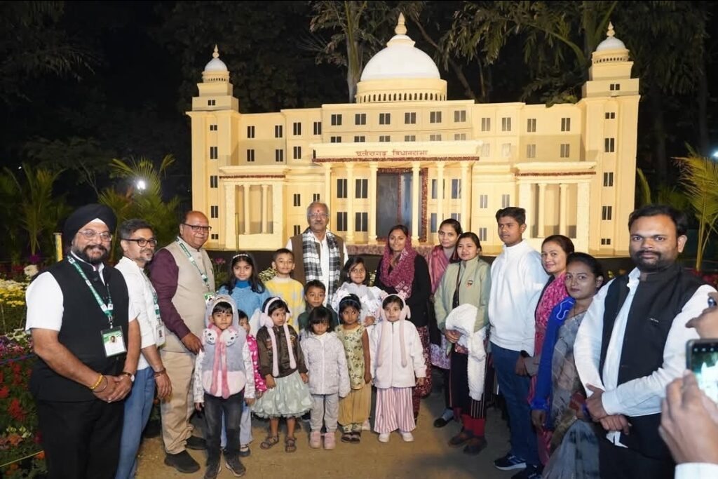 गांधी उद्यान में “प्रकृति की ओर” सोसायटी का भव्य आयोजन
