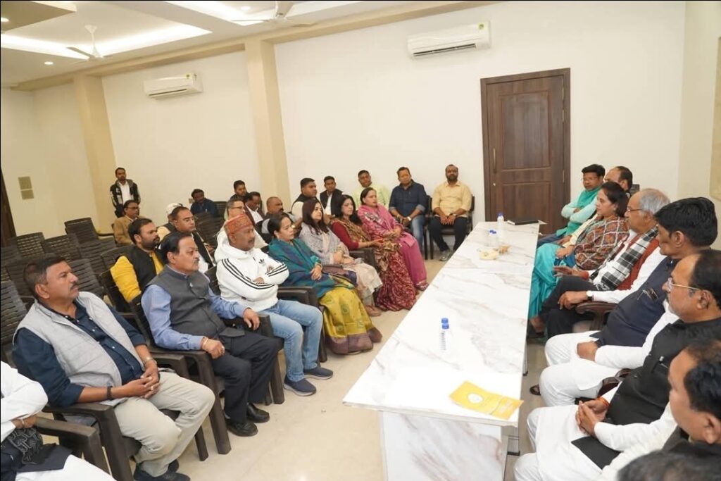 रायपुर में वंदे मातरम् सामूहिक गायन की तैयारियों की समीक्षा बैठक