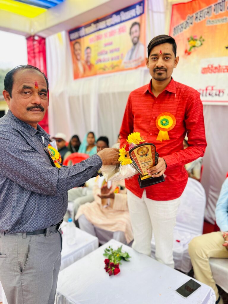 रीवा (लखौली) में शासकीय महात्मा गांधी स्कूल का वार्षिक उत्सव बना यादगार, विद्यार्थियों की प्रस्तुति ने मोहा मन
