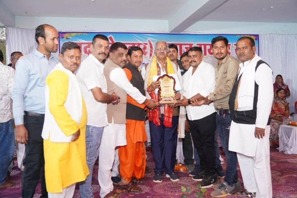 यादव (ठेठवार) समाज रायपुर राज का वार्षिक महाधिवेशन सम्पन्न, गौ-सेवक, चरवाहा एवं बुजुर्गों का हुआ सम्मान