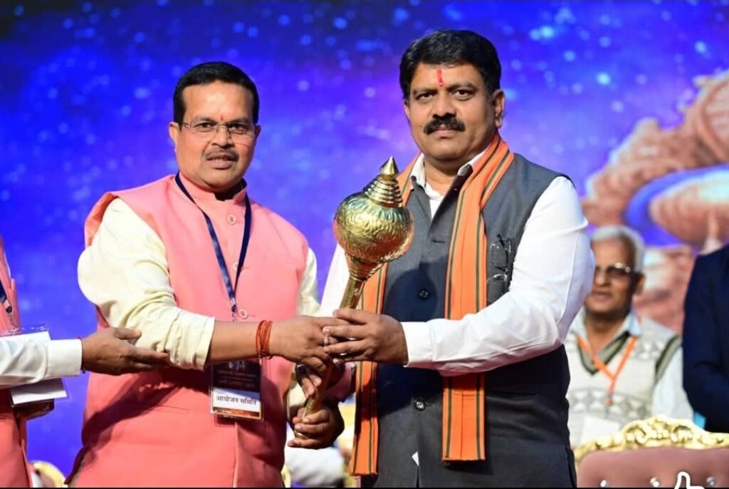छत्तीसगढ़ी अग्रवाल समाज का अखिल भारतीय कवि सम्मेलन बना यादगार, साहित्य और संस्कृति का भव्य संगम