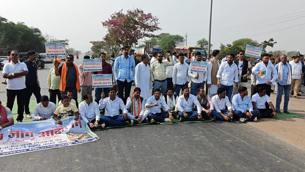 मनरेगा बचाओ संग्राम : आरंग में एक दिवसीय शांतिपूर्ण धरना–प्रदर्शन रहा सफल