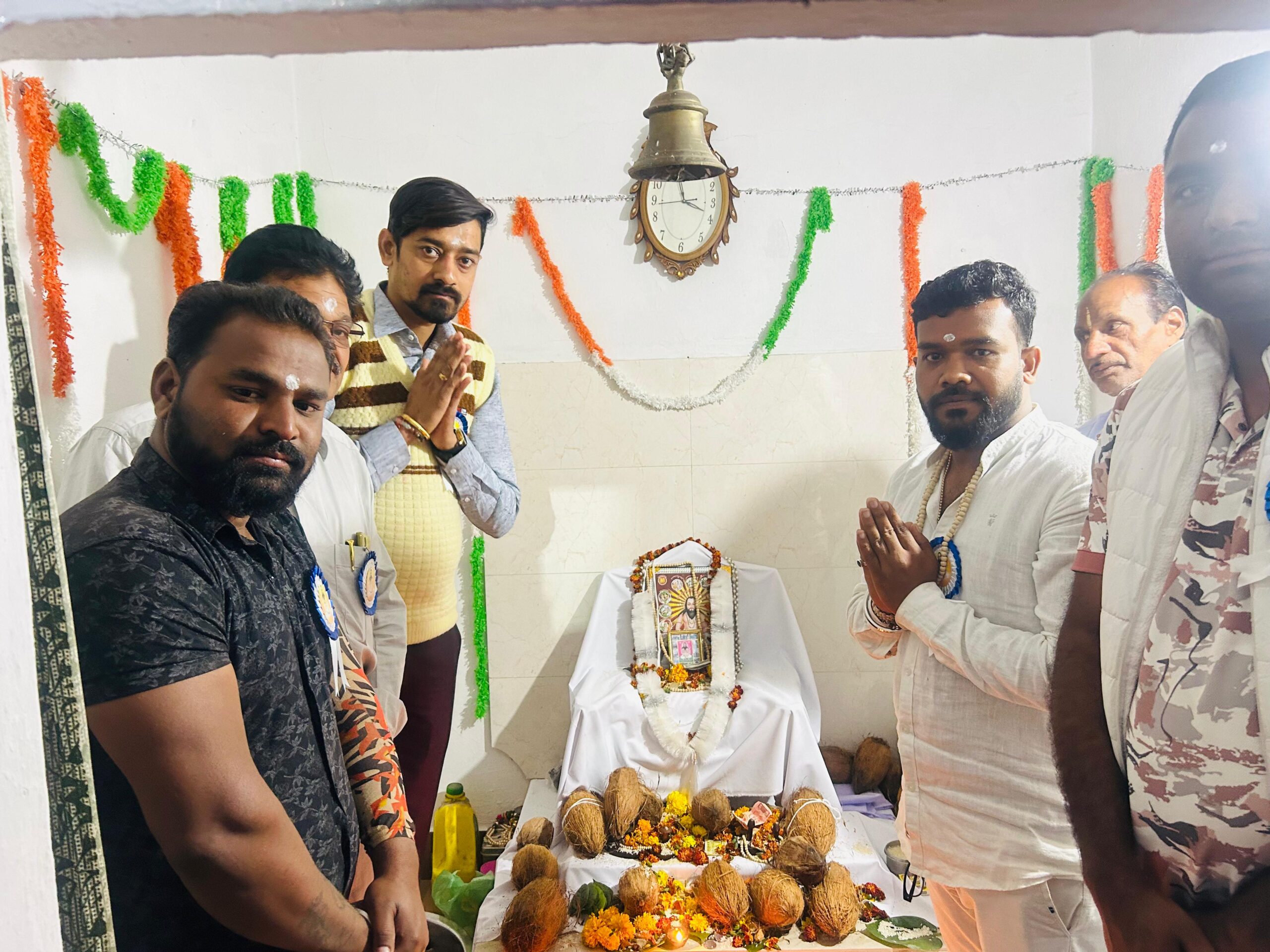 गुरु घासीदास बाबा जी की जयंती पर ग्राम-ग्राम में उमड़ा श्रद्धा और भक्ति का सैलाबआरंग क्षेत्र में सामाजिक समरसता और सतनाम संदेश के साथ हुआ आयोजन