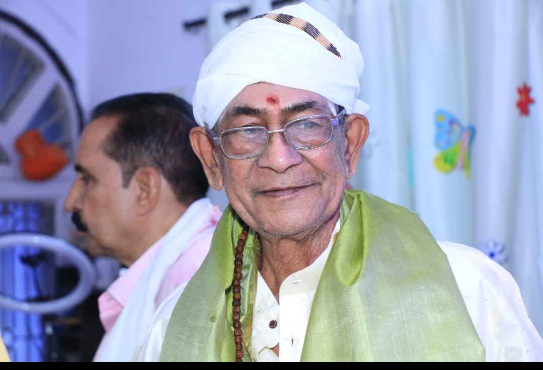 🔴 BREAKING NEWS | आरंग–नवागांवश्री राजराजेश्वरी अंबिका मंदिर नवागांव के प्रमुख सेवकदाऊ स्व. बालमुकुंद अग्रवाल जी का आकस्मिक निधन
