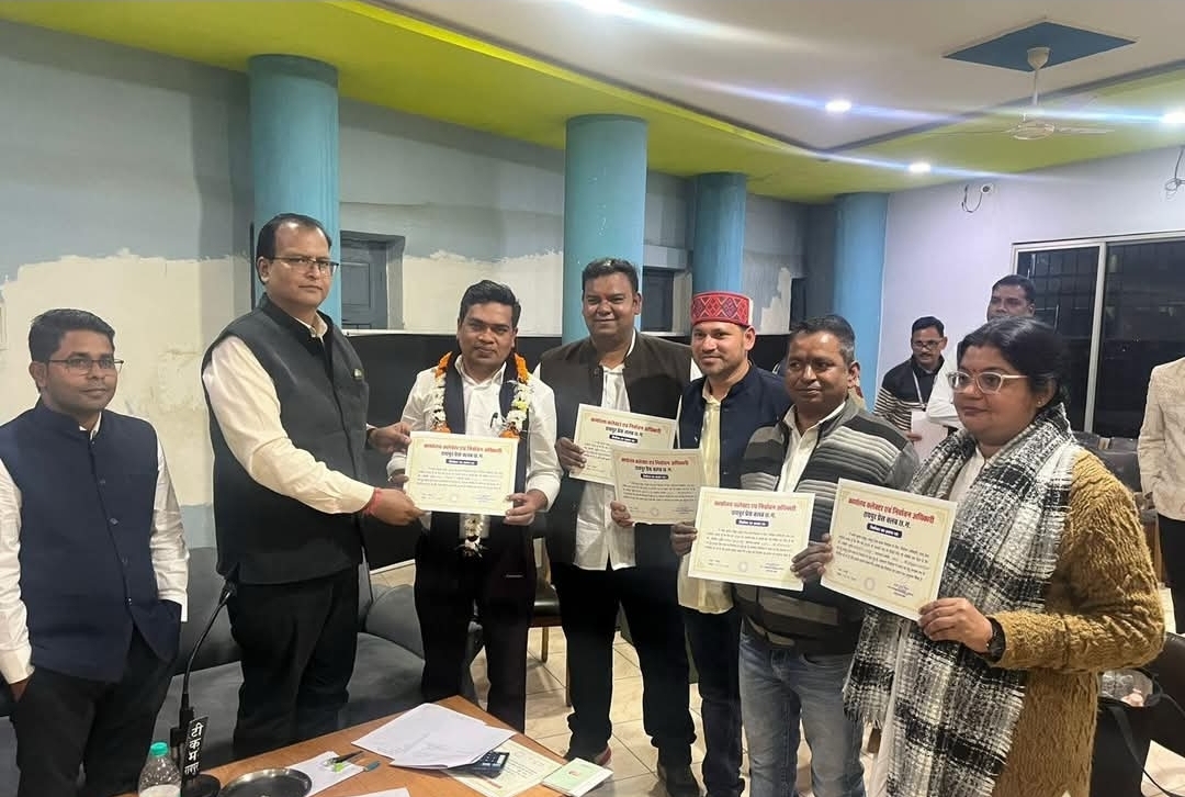 🚨 ब्रेकिंग न्यूज़ : रायपुर प्रेस क्लब अध्यक्ष पद पर मोहन तिवारी जी निर्वाचित