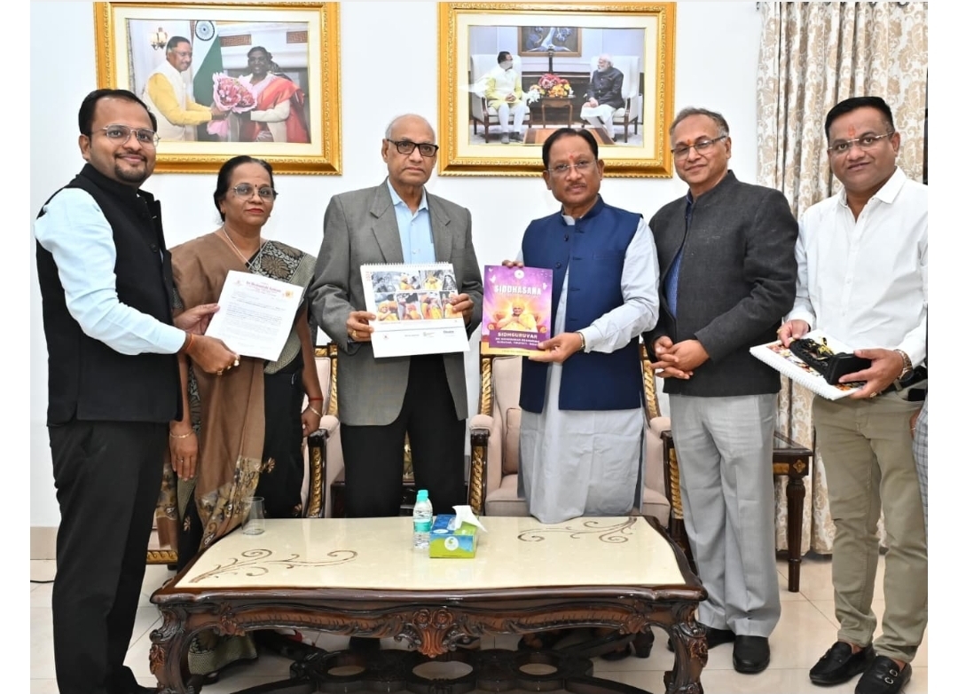 पूर्व राज्यपाल रमेश बैस ने मुख्यमंत्री विष्णु देव साय से की सौजन्य मुलाकात, सिद्धि शक्ति महाआशीर्वाद कार्यक्रम का दिया आमंत्रण
