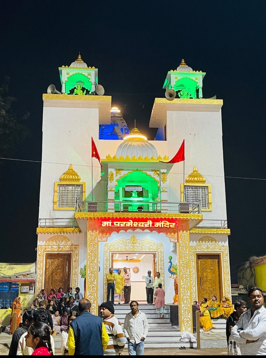 बिरगांव के बुधवारी बाजार में रहा उत्सव का माहौल