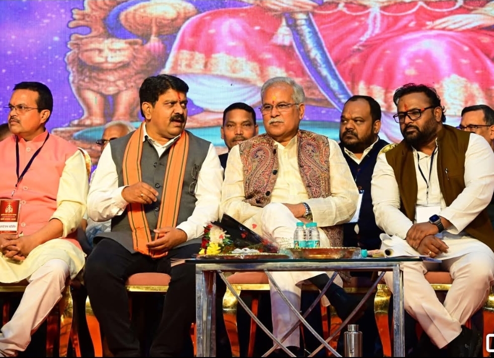 छत्तीसगढ़ी अग्रवाल समाज का अखिल भारतीय कवि सम्मेलन बना यादगार, साहित्य और संस्कृति का भव्य संगम