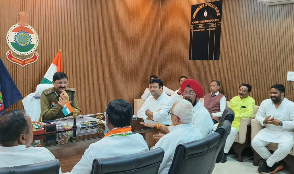 बिगड़ती कानून व्यवस्था को लेकर शहर कांग्रेस का प्रतिनिधिमंडल पुलिस कमिश्नर से मिला, अपराधों पर जताई गंभीर चिंता