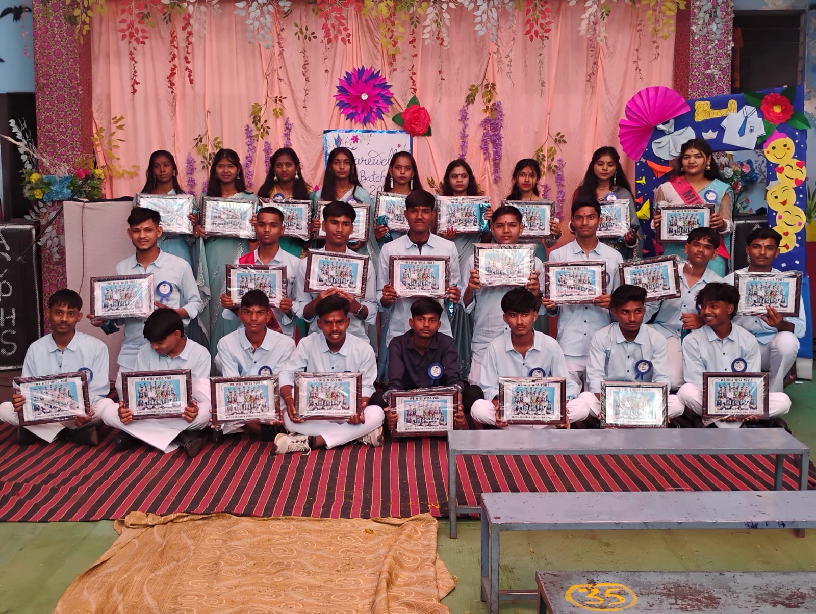 🌸 उरला स्थित अर्पिता चिल्ड्रेन पब्लिक हाई स्कूल में कक्षा दसवीं के विद्यार्थियों को दी गई भावपूर्ण विदाई
