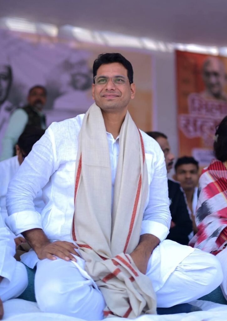 🔴 “भिलाई बचाओ पदयात्रा”: निजीकरण के खिलाफ सड़कों पर उतरी जनता, देवेन्द्र यादव के नेतृत्व में बड़ा आंदोलन