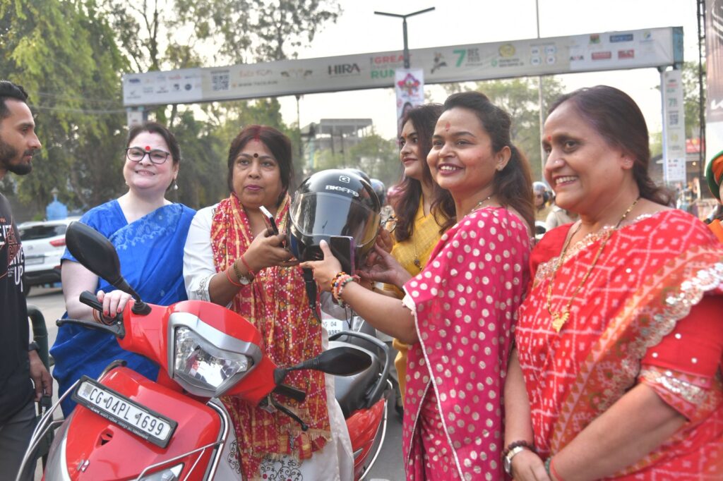 रायपुर में “मैं भारत हूं” थीम पर 2000 महिलाओं की भव्य बाइक-स्कूटी रैली, गिनीज बुक में दर्ज हुआ ऐतिहासिक रिकॉर्ड