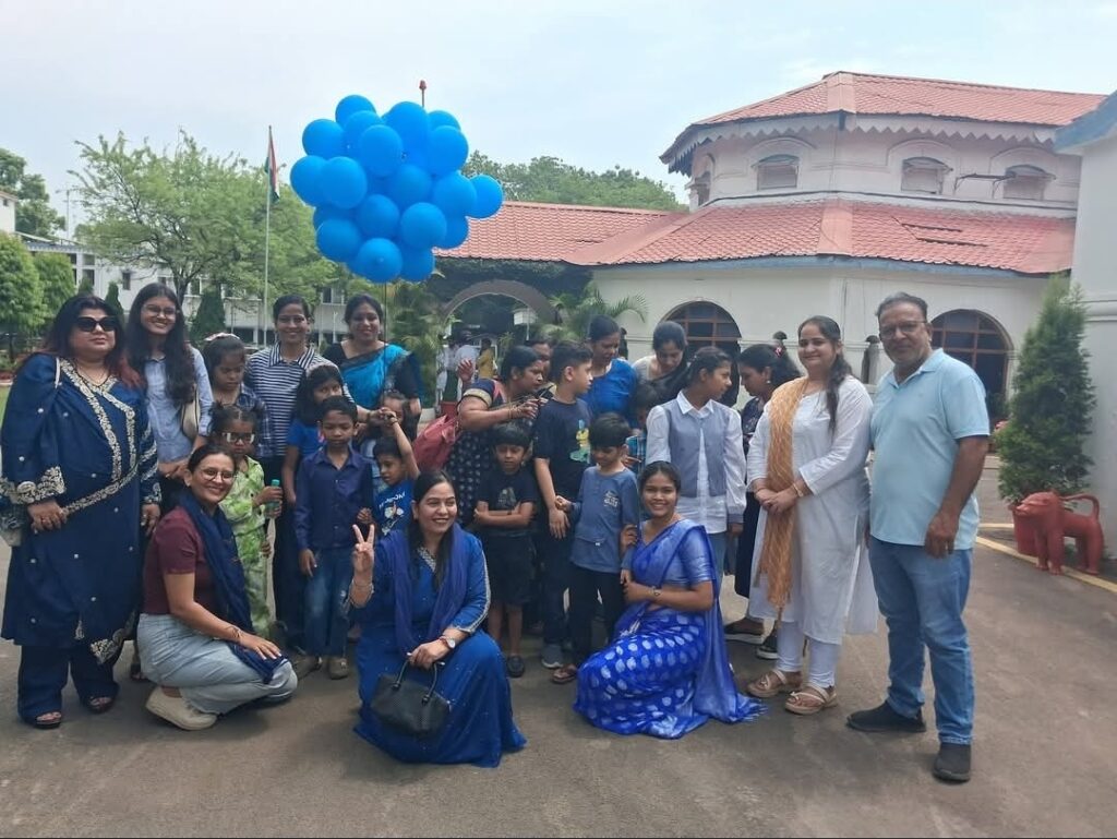विश्व ऑटिज़्म जागरूकता दिवस : रायपुर में राज्यपाल की अनूठी पहल, कोपल वाणी के विशेष बच्चों को ई-रिक्शा सौगात