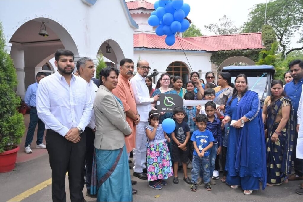 विश्व ऑटिज़्म जागरूकता दिवस : रायपुर में राज्यपाल की अनूठी पहल, कोपल वाणी के विशेष बच्चों को ई-रिक्शा सौगात