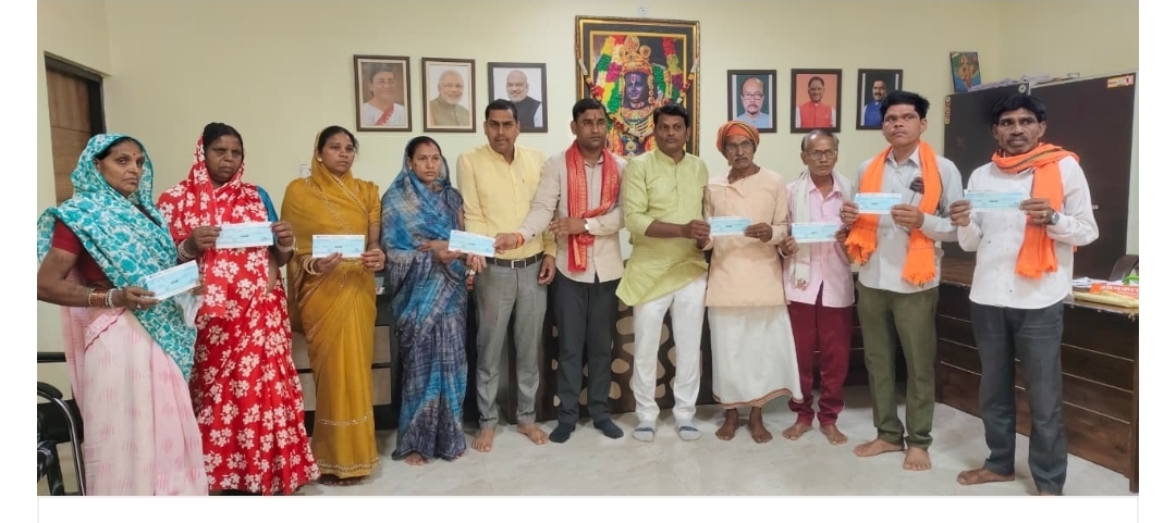 🟢 रायपुर: 872 जरूरतमंदों को 97 लाख से अधिक की सहायता, उप मुख्यमंत्री विजय शर्मा के प्रयास रंग लाए