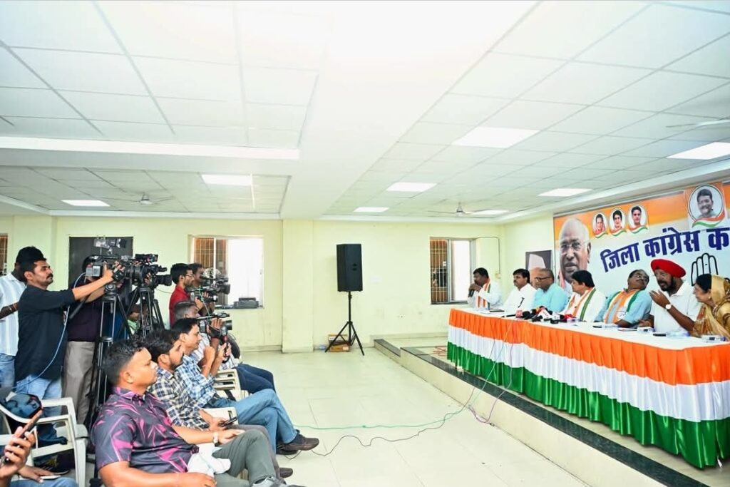 ⛽महंगाई से बेहाल देश, कांग्रेस का हल्ला बोल