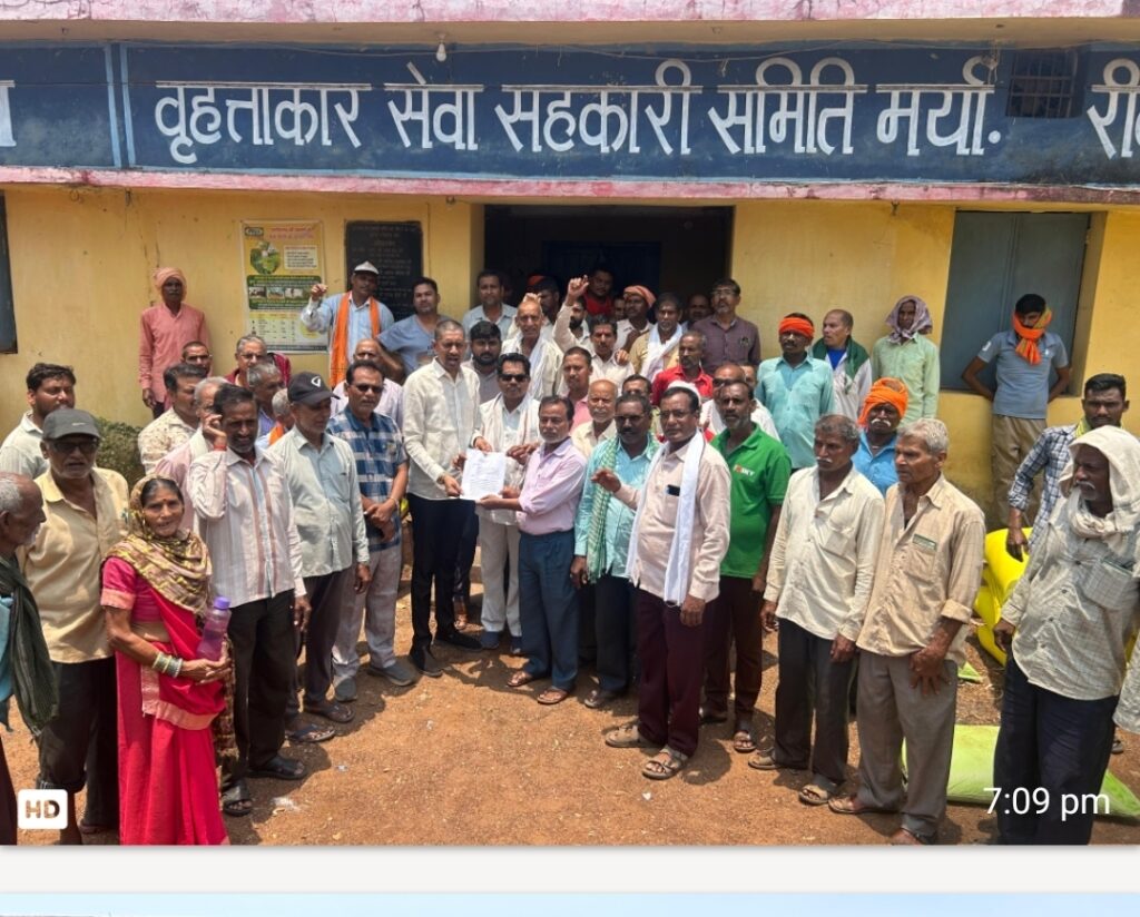 खाद कटौती के विरोध में रीवा के किसानों का फूटा आक्रोश