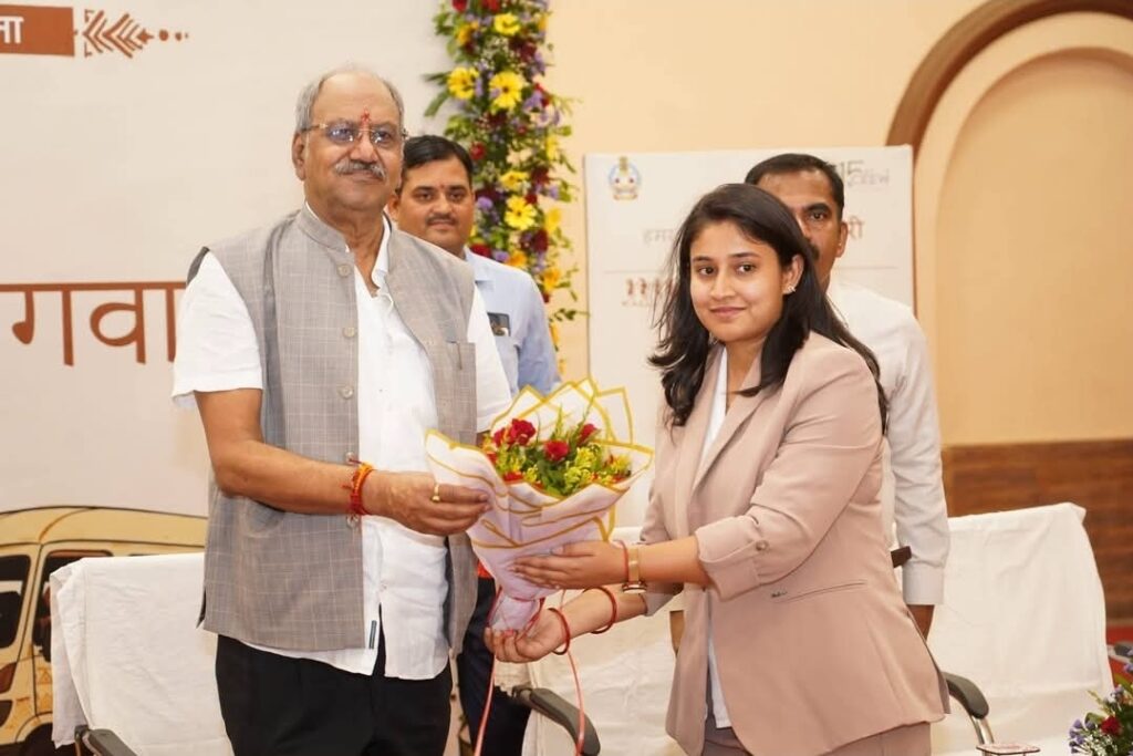 रायपुर में आधुनिक सार्वजनिक परिवहन की नई शुरुआत: सांसद बृजमोहन अग्रवाल ने माइक्रो बस सेवा का किया शुभारंभ