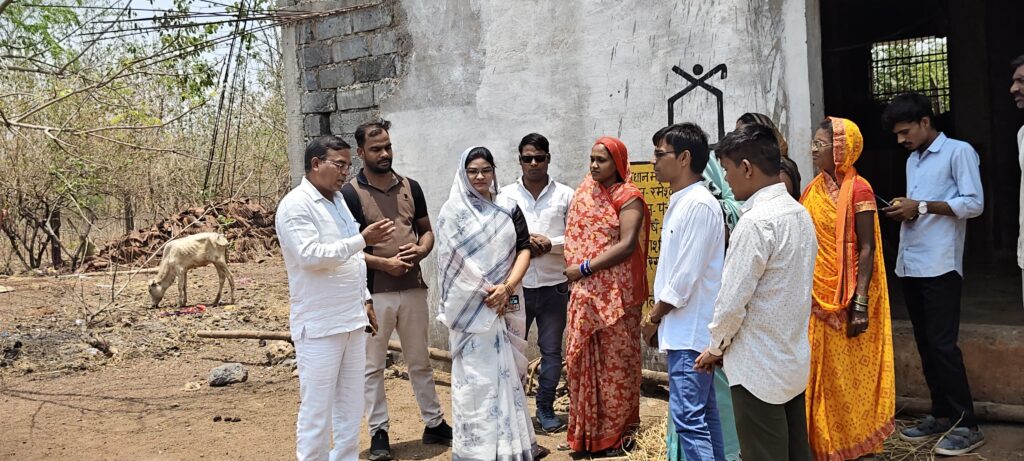 बाहनाकाड़ी में भाजपा का जनसंपर्क अभियान, जिला मंत्री जागृति बंजारे ने ग्रामीणों को बताई सरकार की जनकल्याणकारी योजनाएं