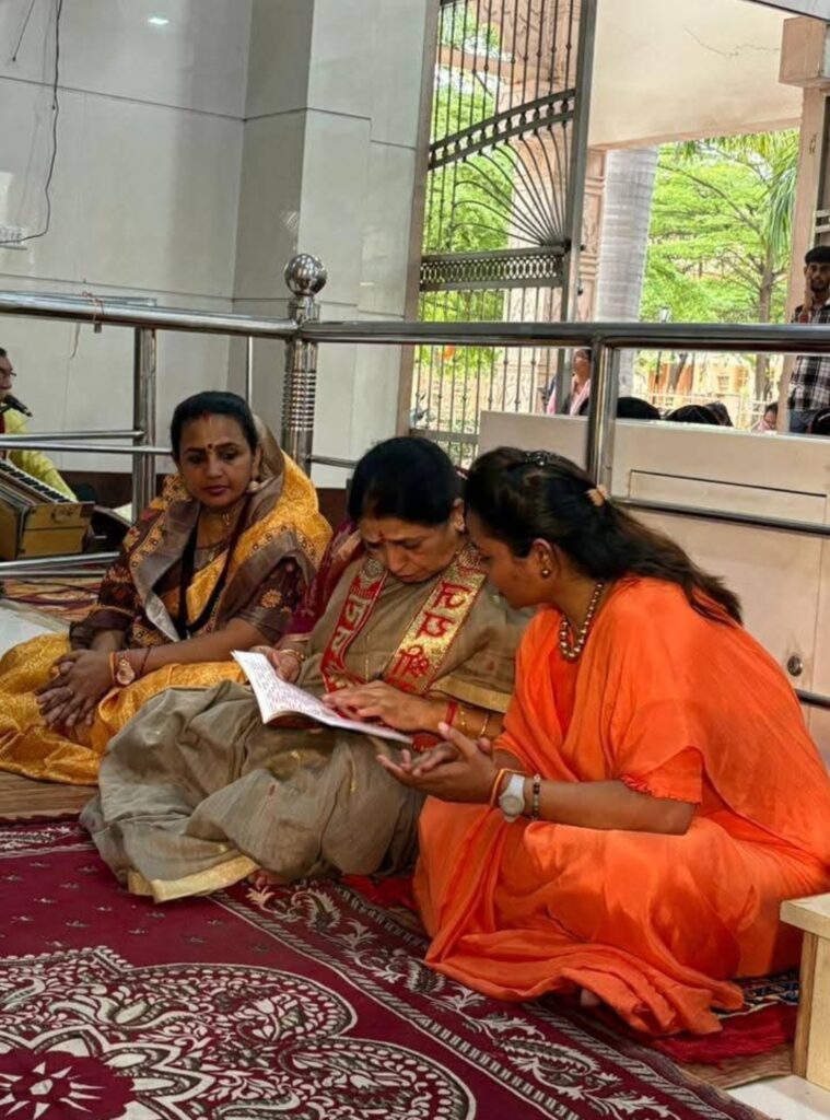 राम मंदिर में गूंजा सुंदरकांड पाठ, राज्यसभा सांसद लक्ष्मी वर्मा एवं बाल संरक्षण आयोग अध्यक्ष डॉ. वर्णिका शर्मा सहित बड़ी संख्या में रामभक्त हुए शामिल