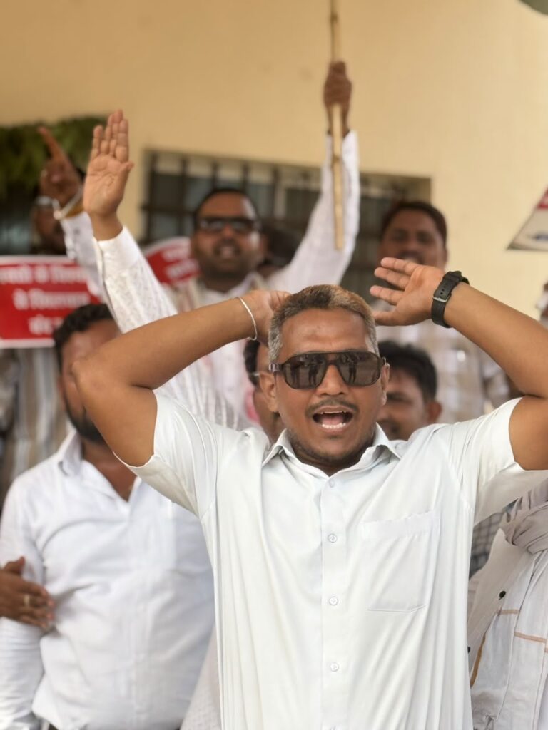 श्रीराम मंदिर चंदा मामले को लेकर चंदखुरी ब्लॉक कांग्रेस का उग्र प्रदर्शन, मोदी का पुतला दहन कर एफआईआर की उठाई मांग