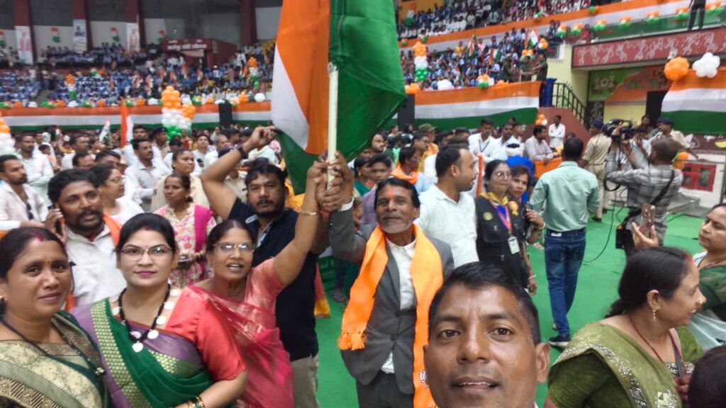 🇮🇳 आरंग विधानसभा से भाजपा कार्यकर्ता एवं पदाधिकारी तिरंगा यात्रा में हुए शामिल